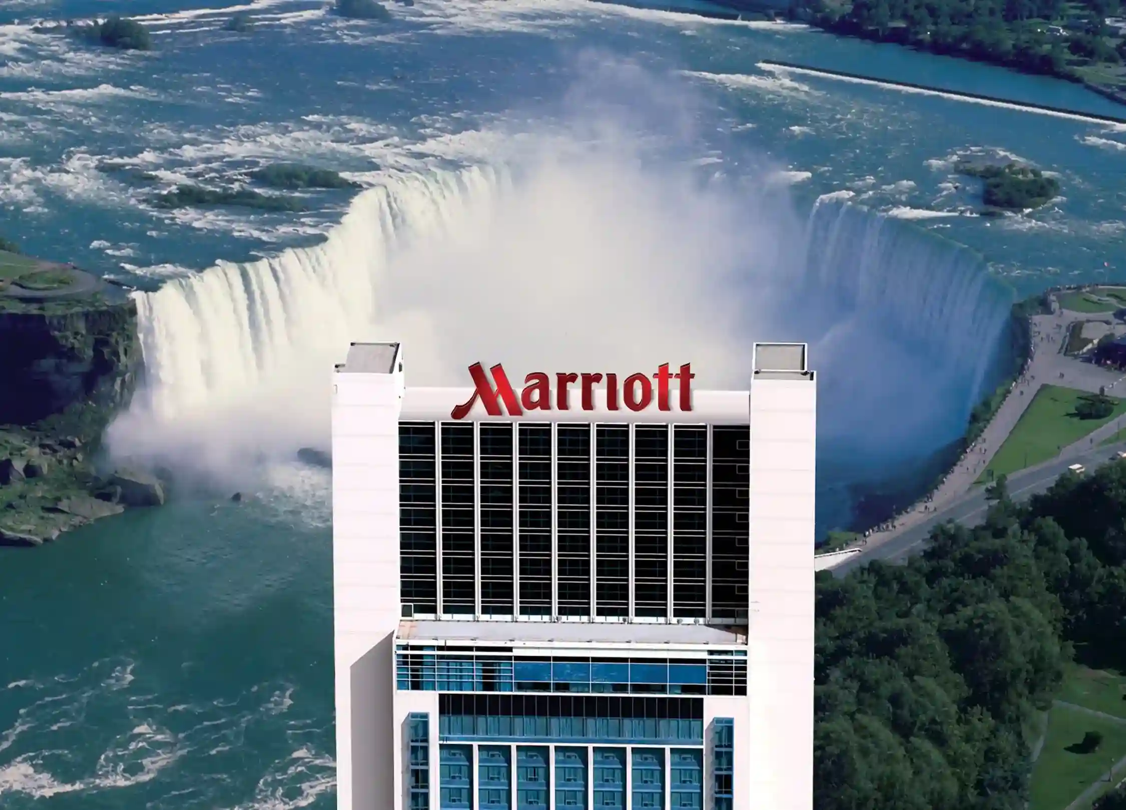 Niagara Falls Evening Tour with Boat and Dinner