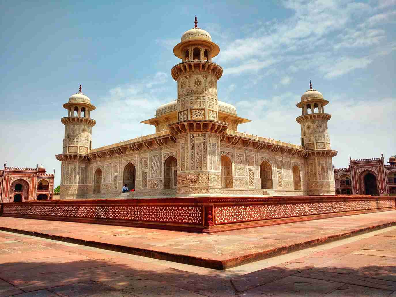 Same Day Taj Mahal and Agra Fort Tour from Delhi