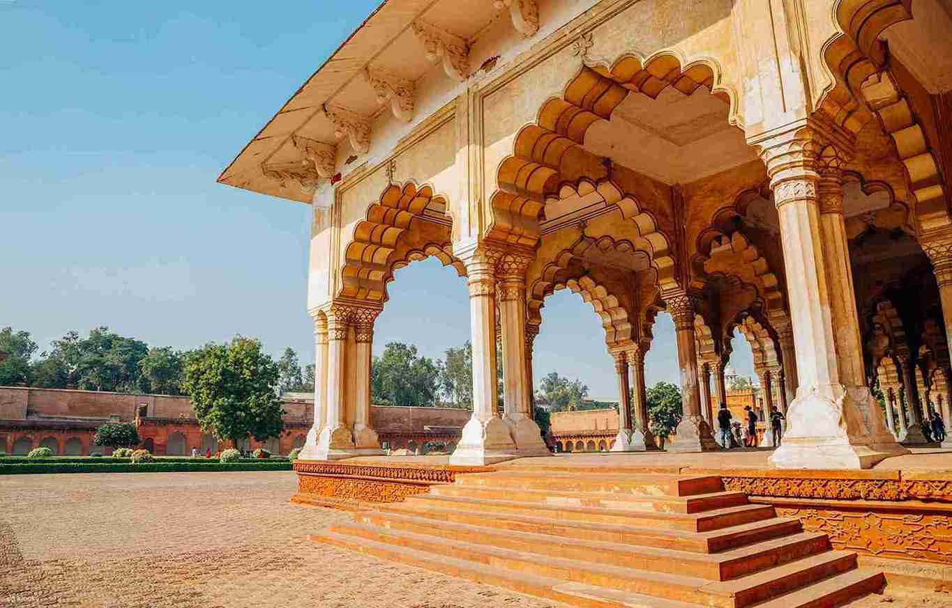 Bangalore to Taj Mahal Same Day Tour with Flights