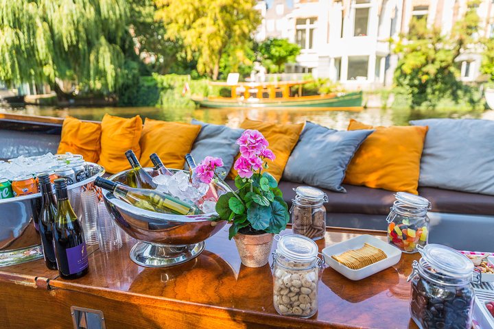 All-Inclusive Canal Cruise Amsterdam by Captain Jack