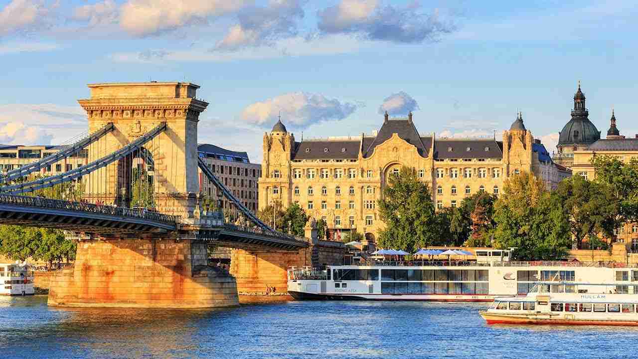 Budapest Private Tour from Vienna