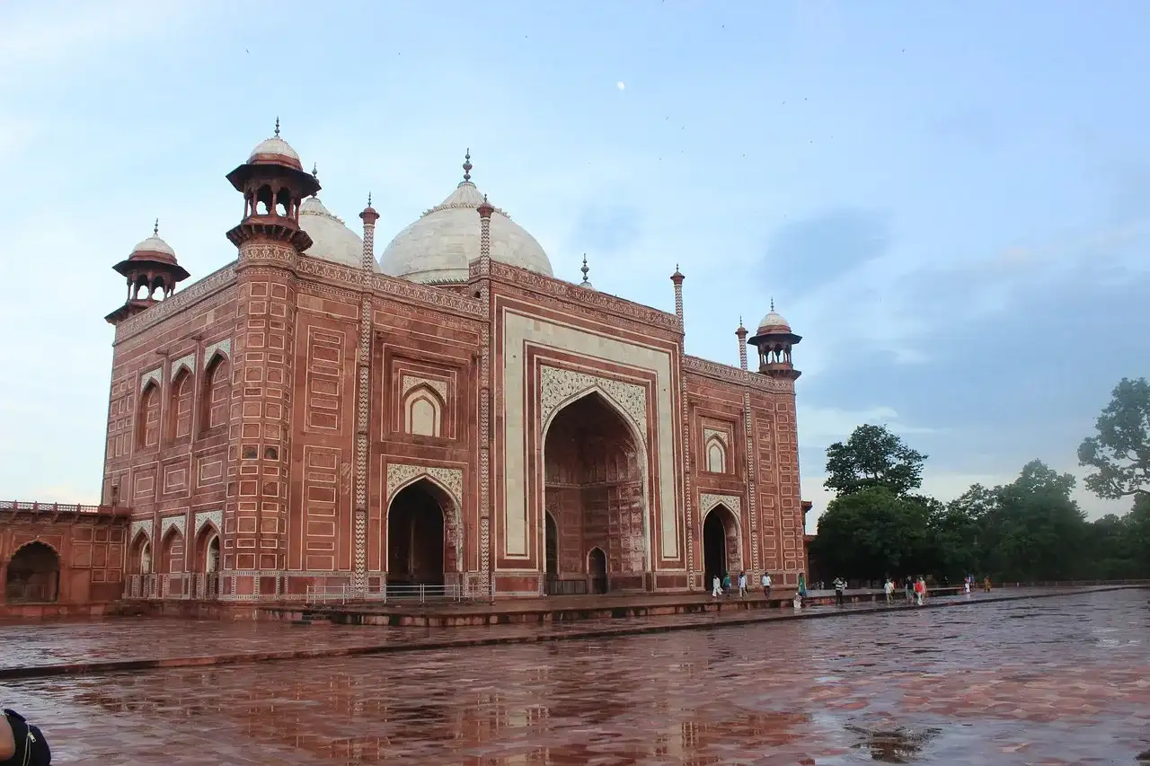 Same Day Taj Mahal and Agra Fort Tour from Delhi