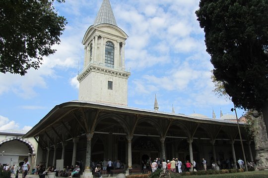Istanbul Topkapi Palace and Harem Small-Group Guided Tour (Group tour in English)