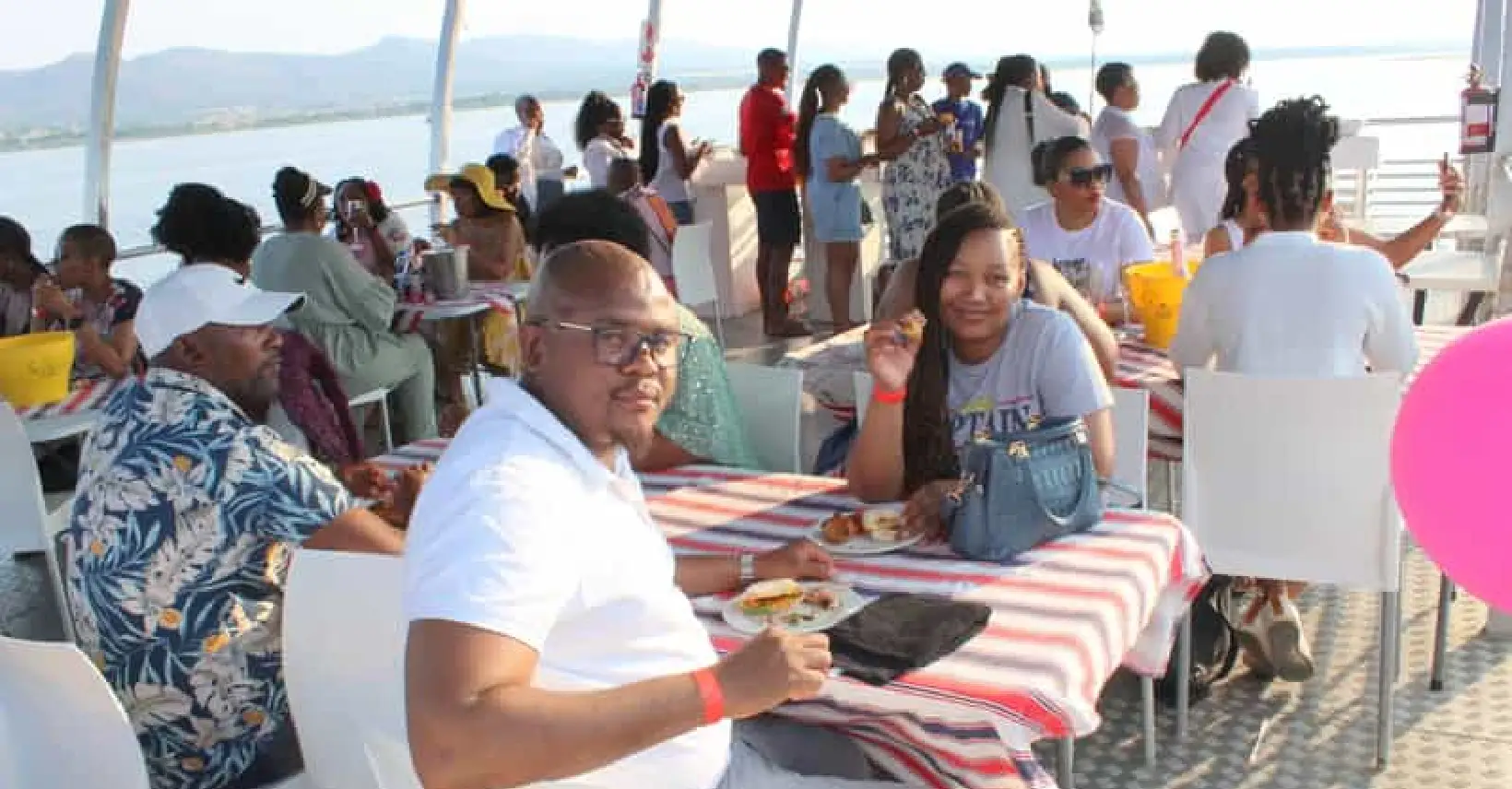 Hartbeespoort: 2-Hour Dam Cruise with South African Food