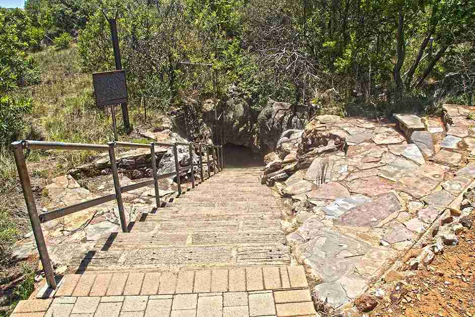 Maropeng Cradle of Humankind Museum & Sterkfontein Cave