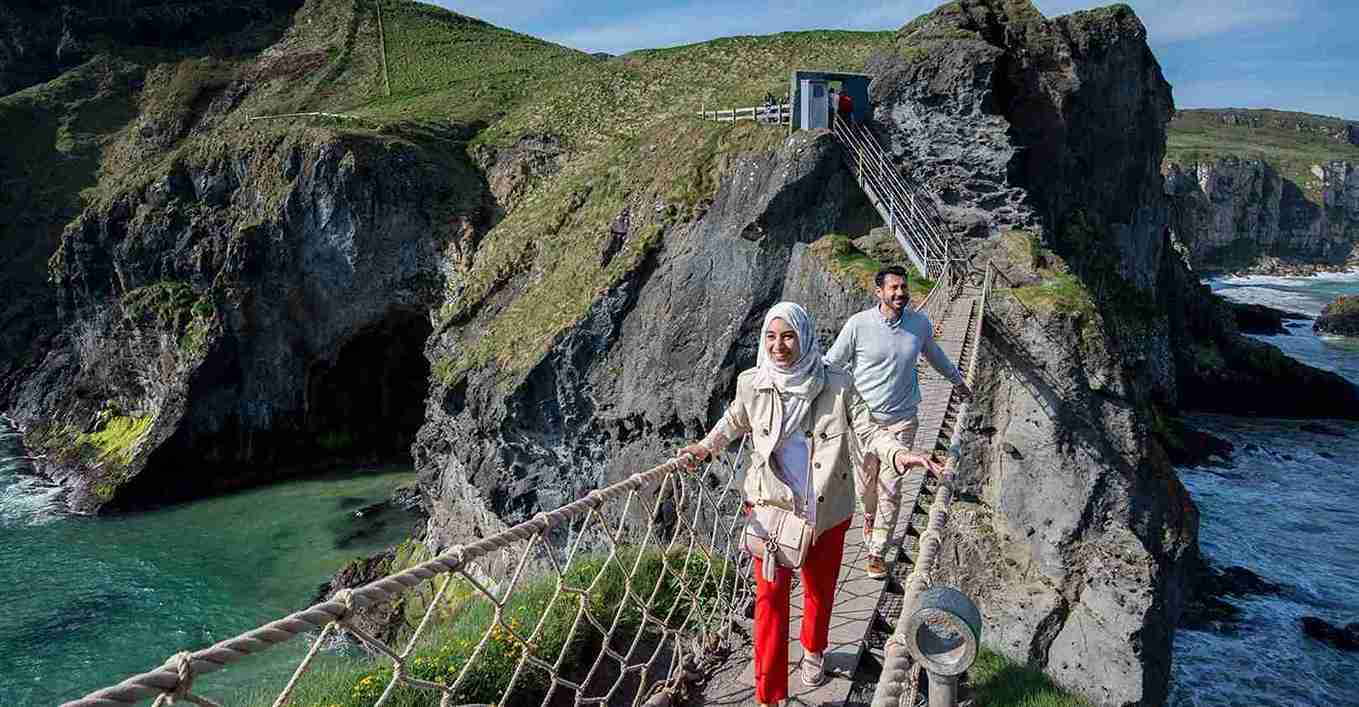 Giants Causeway and Belfast Day Tour from Dublin