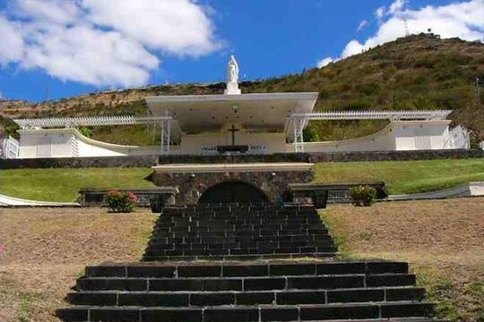 Discovering the North of Mauritius: Full-day incl Botanical garden & lunch (Trou d'Eau Douce)