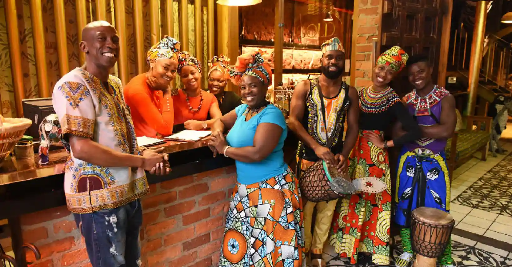 Cape Town: African Dinner, Drumming Experience with Transfer