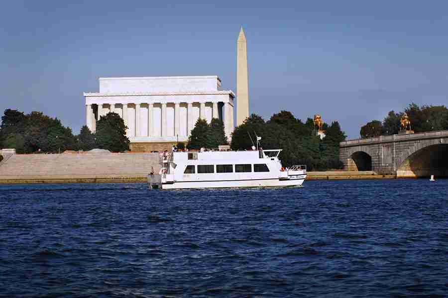 DC Monuments Tour with River Cruise