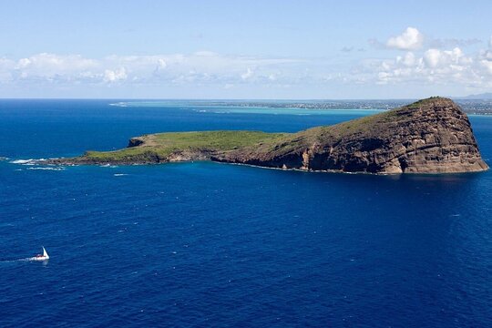 Discovering the North of Mauritius: Full-day incl Botanical garden & lunch (Trou d'Eau Douce)