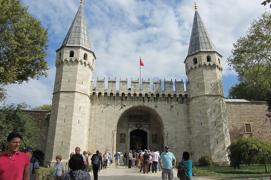 Istanbul Topkapi Palace and Harem Small-Group Guided Tour (Group tour in English)