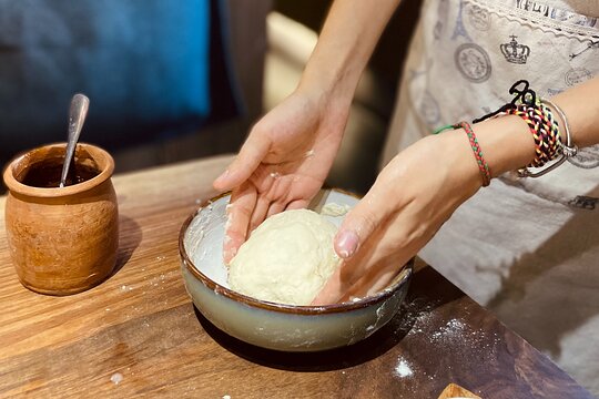 Small-Group Khinkali and Khachapuri Cooking Class in Tbilisi