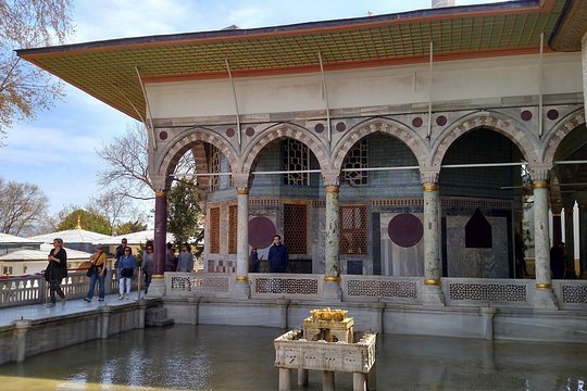 Istanbul Topkapi Palace and Harem Small-Group Guided Tour (Group tour in English)