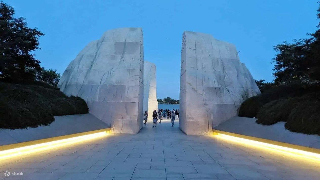 Night Monuments Tour Washington DC