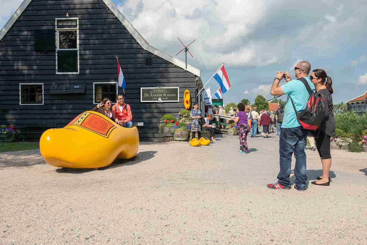 Zaanse, Schans, Volendam, Marken, & Edam Tour from Amsterdam
