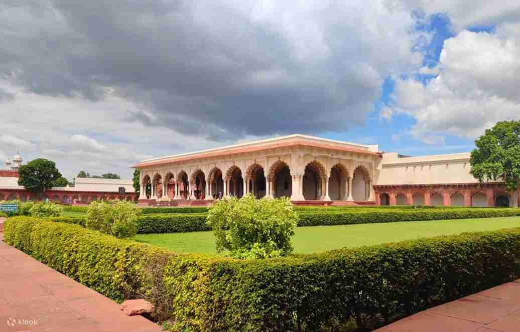 Best Golden Triangle Tour Packages from Delhi to Agra & Jaipur