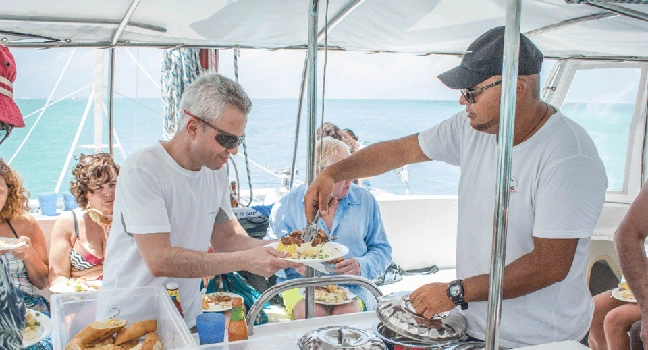 Full-Day Catamaran Cruise to Île aux Cerfs with BBQ Lunch