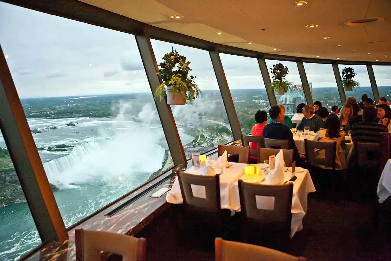 Niagara Falls Evening Tour with Boat and Dinner
