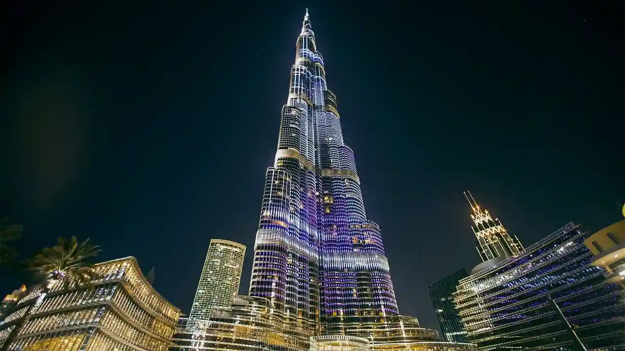 Burj Khalifa Tour 2025 – Tickets, Price, and Night View Guide