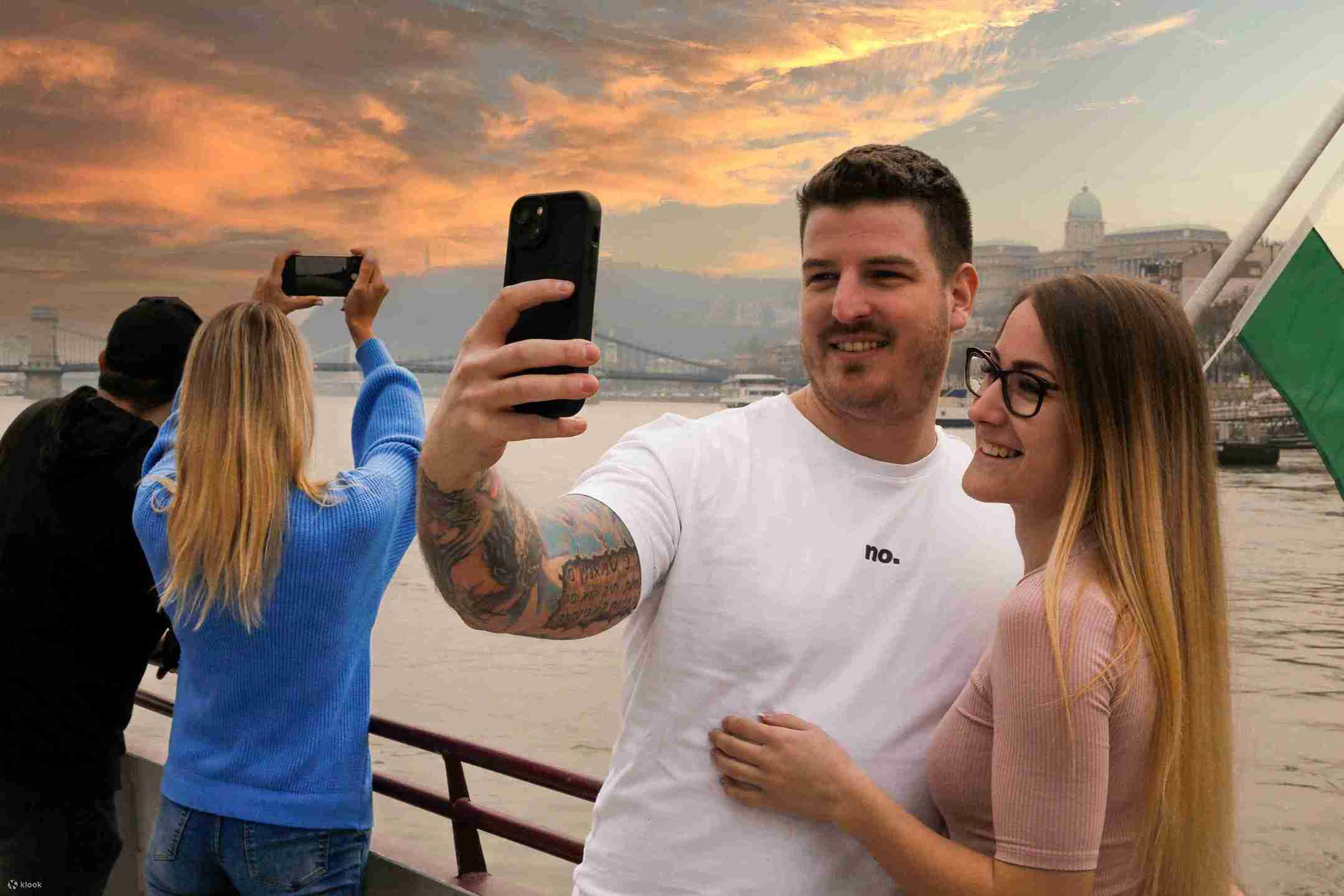 Nighttime or Daytime Sightseeing Cruise 3