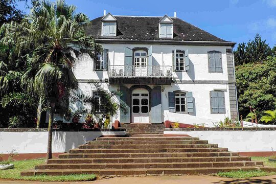 Mahebourg Private Historical & Street Food Tour with transfer (Trou d'Eau Douce)