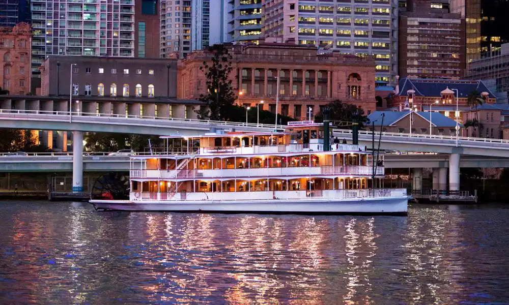 Wonderful Pearl Dinner Cruise in Bangkok