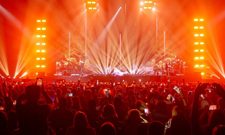 Jonys Big Solo Concert in Dubai