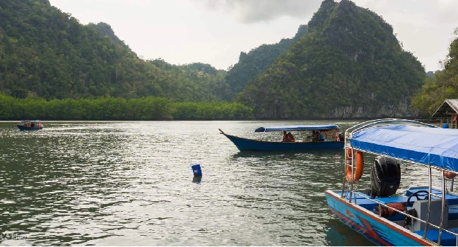 Sharing Half Day Kilim Geoforest Park Mangrove Boat Tour - Sharing-Half Day Boat