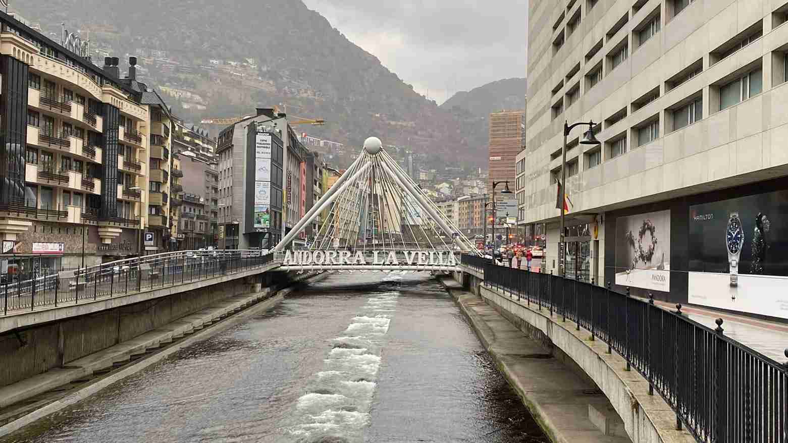 3 Countries in 1 Day Tour from Barcelona