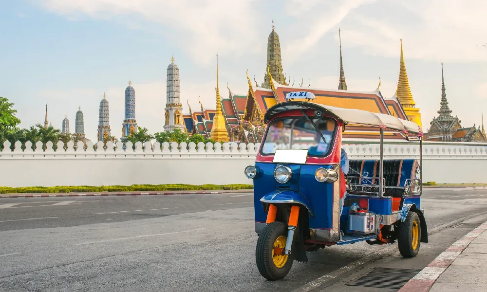 Bangkok by Night: Temples, Markets & Food Tuk-Tuk Tour