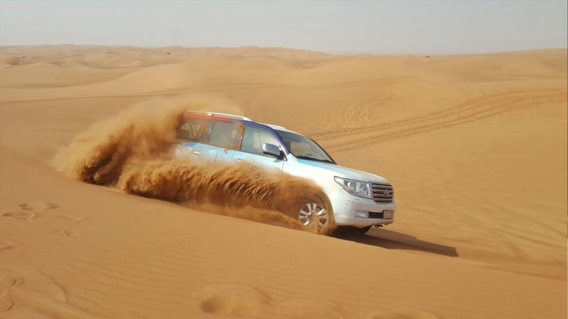 Desert Safari 4x4 Land Cruiser with Dinner  Dubai