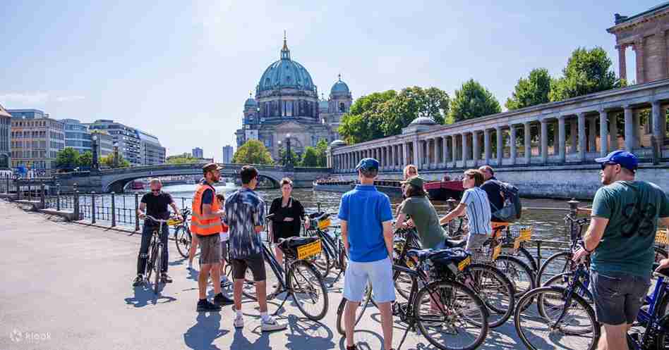 Rotterdam City Highlights Guided Bike Tour