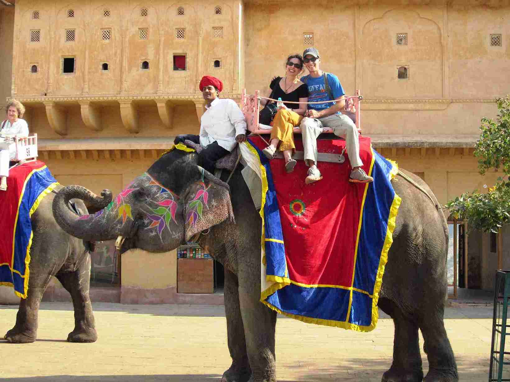 Best Golden Triangle Tour Packages from Delhi to Agra & Jaipur