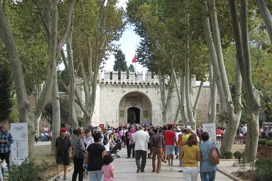 Istanbul Topkapi Palace and Harem Small-Group Guided Tour (Group tour in English)
