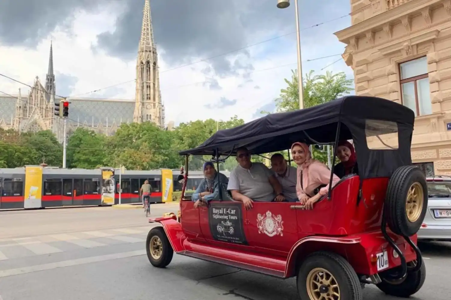 Vienna Private Electric Car Tour