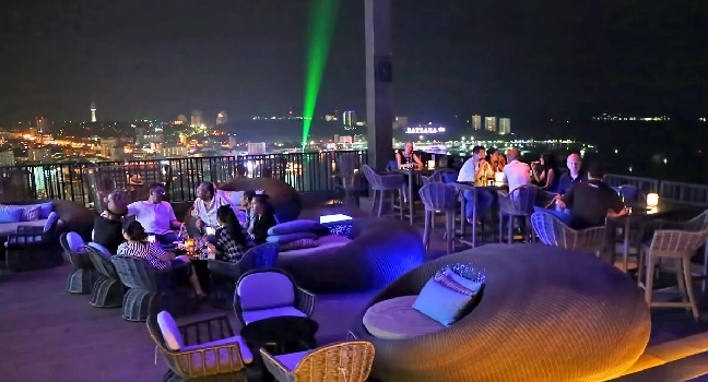 Wonderful Pearl Dinner Cruise in Bangkok
