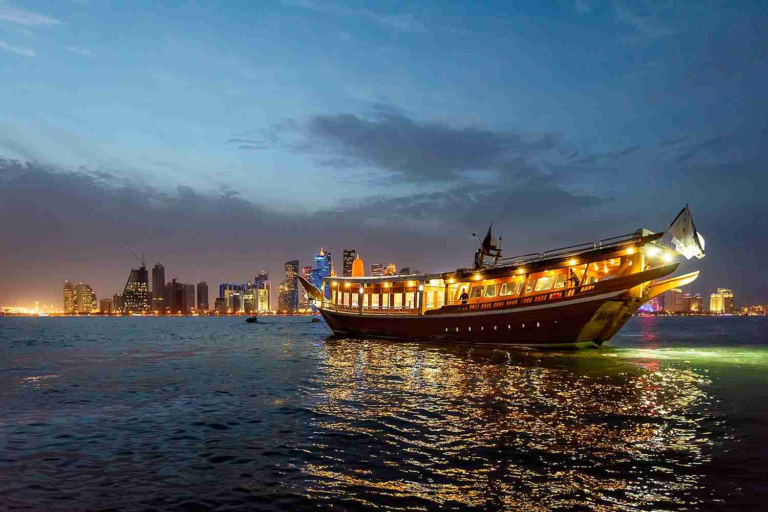 Doha Night Tour & Dhow Boat Cruise
