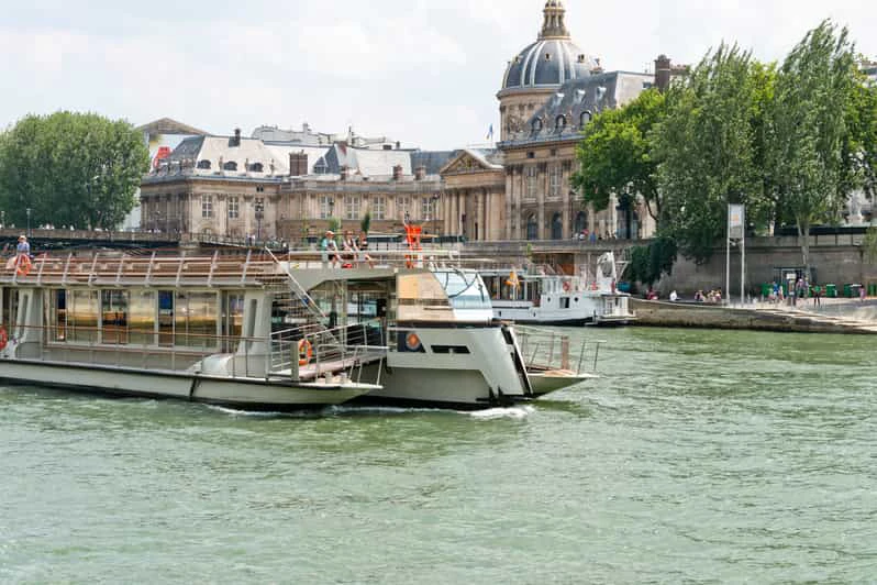 Paris Hop-On Hop-Off Bus Tour