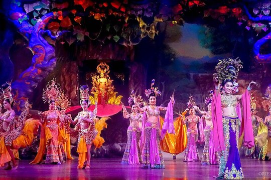 Pattaya Alcazar Cabaret Ladyboy show with round trip pick up service from hotel