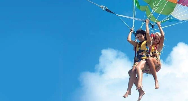 Parasailing 