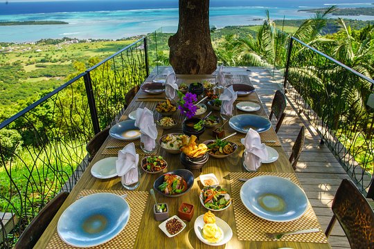 Trou-aux-Cerfs - Chamarel - Grand Bassin -Private Guided Tour (Min. 2 persons) (CHAMAREL)