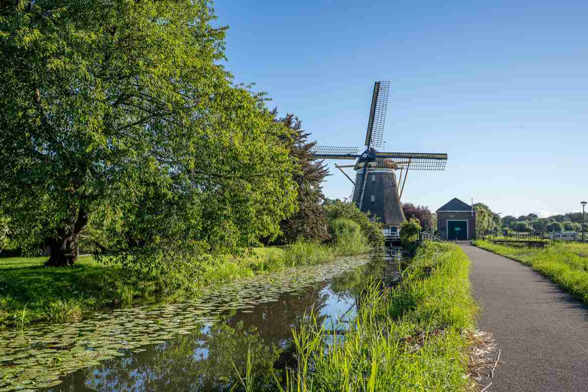Zaanse, Schans, Volendam, Marken, & Edam Tour from Amsterdam